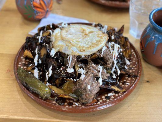 Chilaquiles con mole muy muy rico