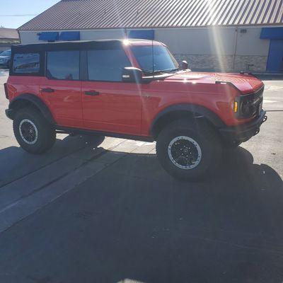 4 door bronco stopped by shop