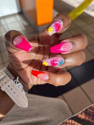 I love my nails  tea always hooking me up. And the service is amazing as well as the prices.