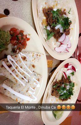 Quesadillas y tacos de birria.... tortillas de harina hechas a mano.