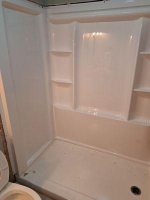 Tub surround  install