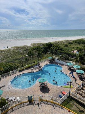 Sunset Vistas Beachfront Suites