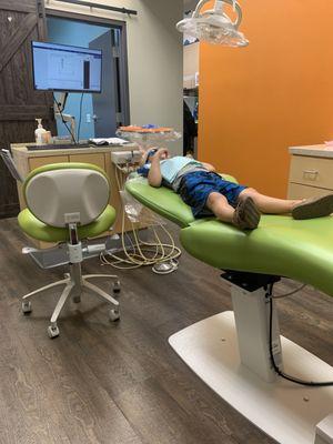 My almost 3 year old loves the dentist!