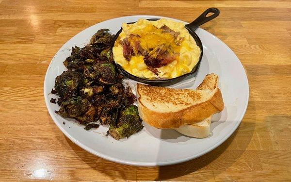 "Daily Mac Special" - Pulled Pork, Bread and Brussels Sprouts (substituted veggie)