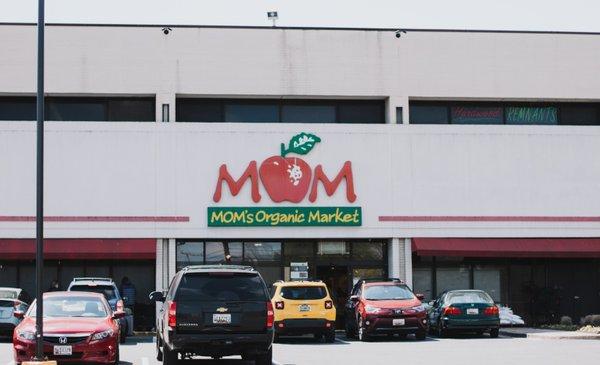 MOM's Organic Market