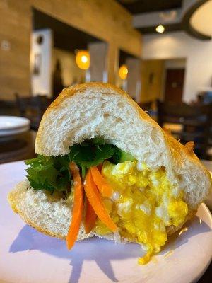 Scramble Eggs Sandwich