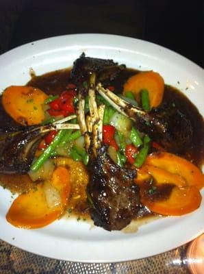 Rack of lamb with seasonal sautéed vegatables!!!! DELICIOUS!