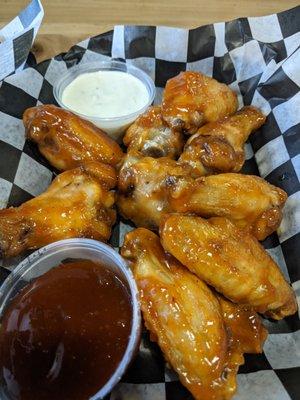 Jalamango Wings with Side of Jalamango and Blue Cheese ~yummy!!