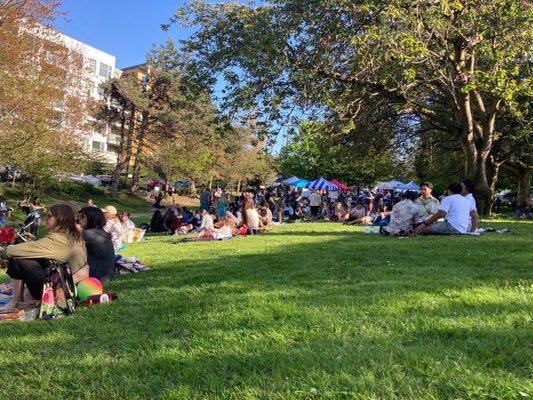 Farmers market days get crowded