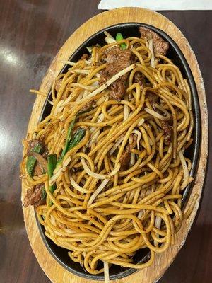 Sizzling Black Pepper Beef Stir Fried Spaghetti ($14)