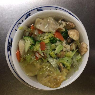 Wonton Soup with broccoli, mushroom, and cabbage