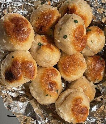 Garlic knots