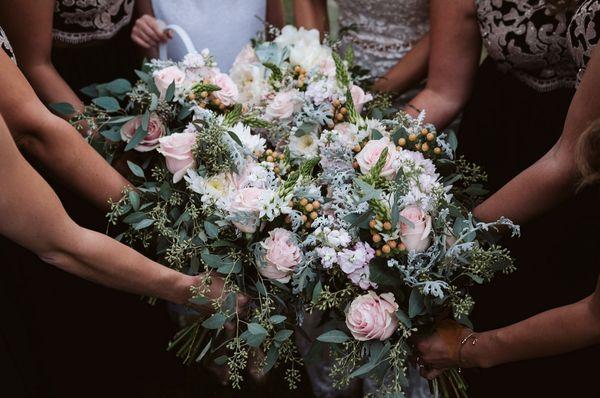 Bridesmaid bouquets - so beautiful!