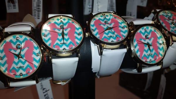 I like this watch w the kissing seahorses.