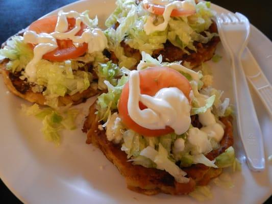 Three sopes with lamb