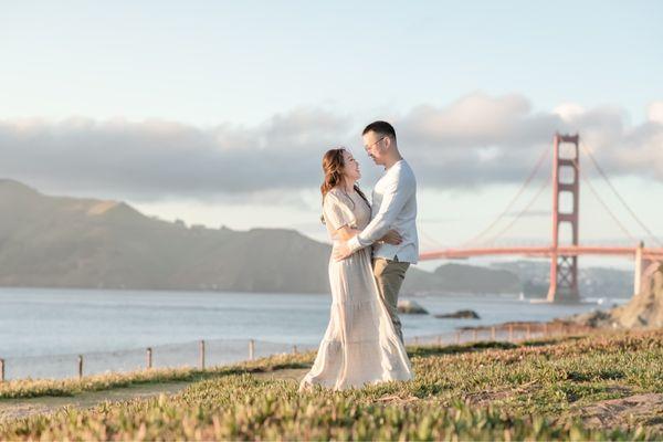 Golden gate bridge, a couple