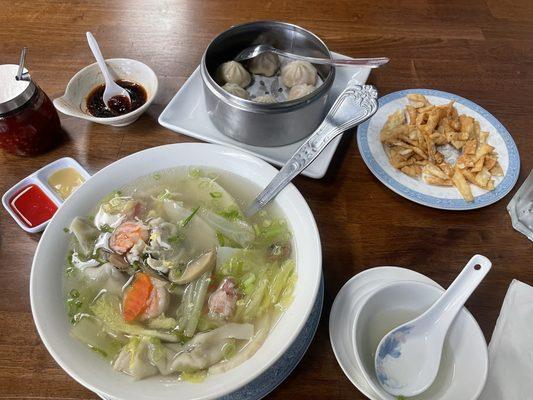 Juicy Pork dumplings and Wor Wonton soup