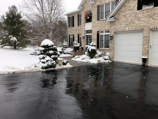 walkway shoveling and salting