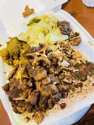 Oxtails and rice and curry chicken with cabbage!!