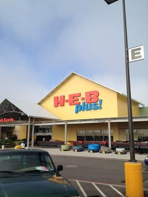 New HEB Plus in Lytle.