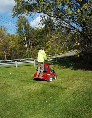 WEEKLY AND BI-WEEKLY MOWING SERVICE