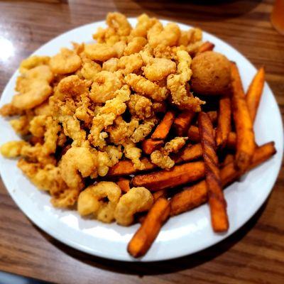 Fried Clams, Fried Shrimp & Sweet Potato Fries