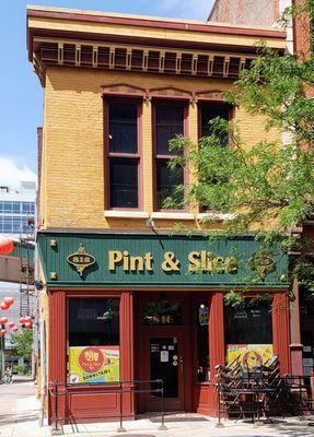 Storefront for Pint and Slice