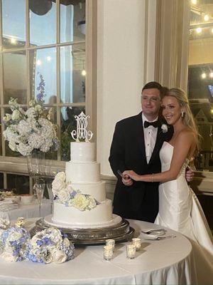 Wedding Cake Topper and Cake Knife