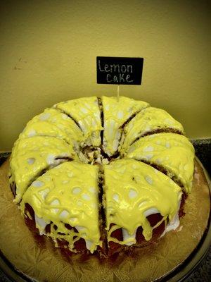 Our home-made lemon cake topped with lemon cream cheese icing. Velvety, moist and most importantly very zesty!!