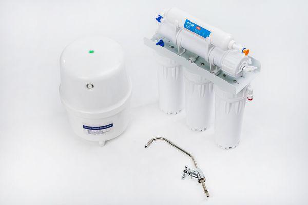 Reverse Osmosis  5 Stage Water Purification System with Water Tank and Separate Beverage Faucet