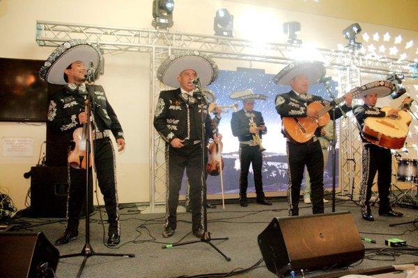 Mariachi Guadalajara en Xv años en el royal 2533069423