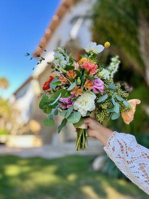 Handheld bouquet for vow renewal