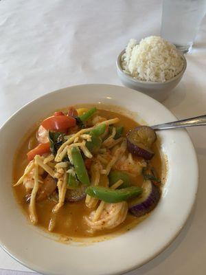 Red Thai curry with shrimp