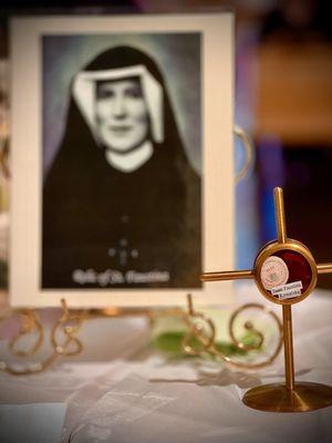 First class bone ( ossus ) relic of St. Faustina where people had their rosaries and themselves blessed with it by a Knight of Columbus.