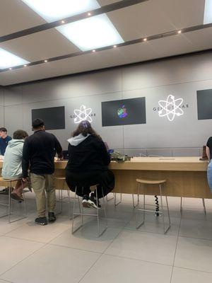 Genius Bar