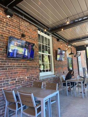 Patio area for date lunch!