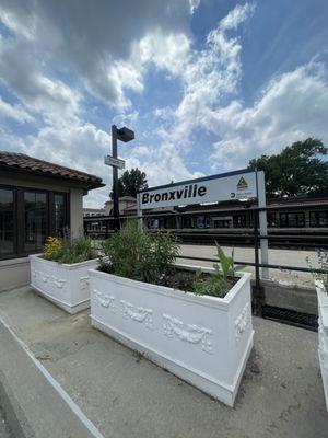 Bronxville Station