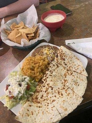 Queso and chips and Quesadilla de Asada