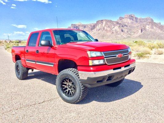 Custom 6" suspension lift kit with 35" Gldiator tires and 17" Vrock off-road wheels.. we can get any style wheel you want!