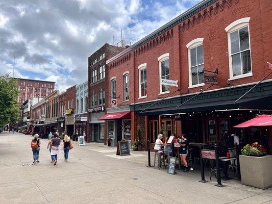 Market Square businesses and outdoor seating