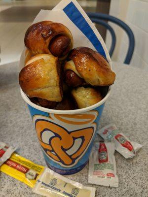 Let's talk about fresh mini dogs at auntie annes