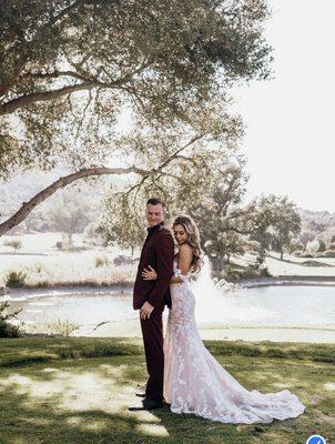 Another beautiful photo of the bride and groom ! Thanks to Ernie and Fiona