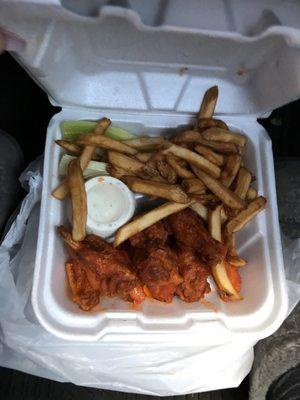 Buffalo Wings  6 pc Medium