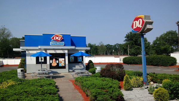 Dairy Queen at 435 Main Street in East Hartford, Connecticut -- Newly renovated building looks great including the sign and the logo. 7-7-21