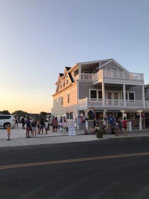 Beach Bums 142 Atlantic Ave Misquamicut Beach RI Selling Coffee, breakfast , lunch , 32 flavors of Giffords Cream