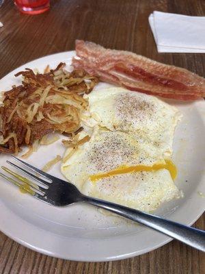 Eggs, bacon, hash brown combo