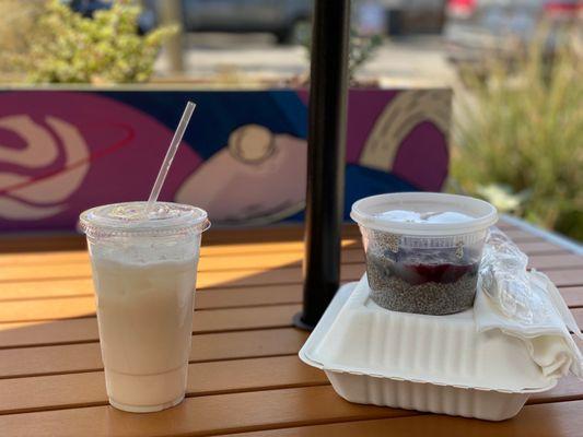 Chia pudding and vegan milk tea