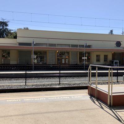 The Palo Alto Caltrain Station!!!