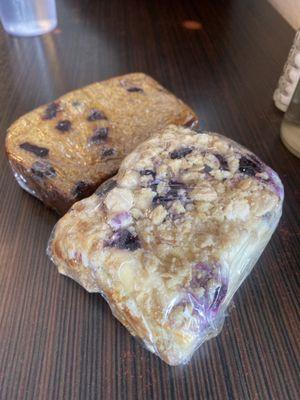 Blueberry Cheesecake bar and pumpkin bread with craisins.