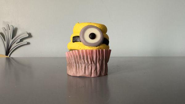 Minions cupcake